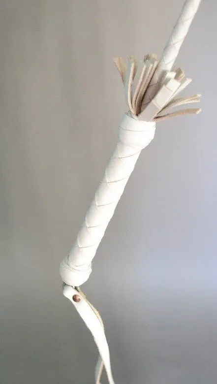 стек плетеный подиум с хлопушкой, белый в Воронеже