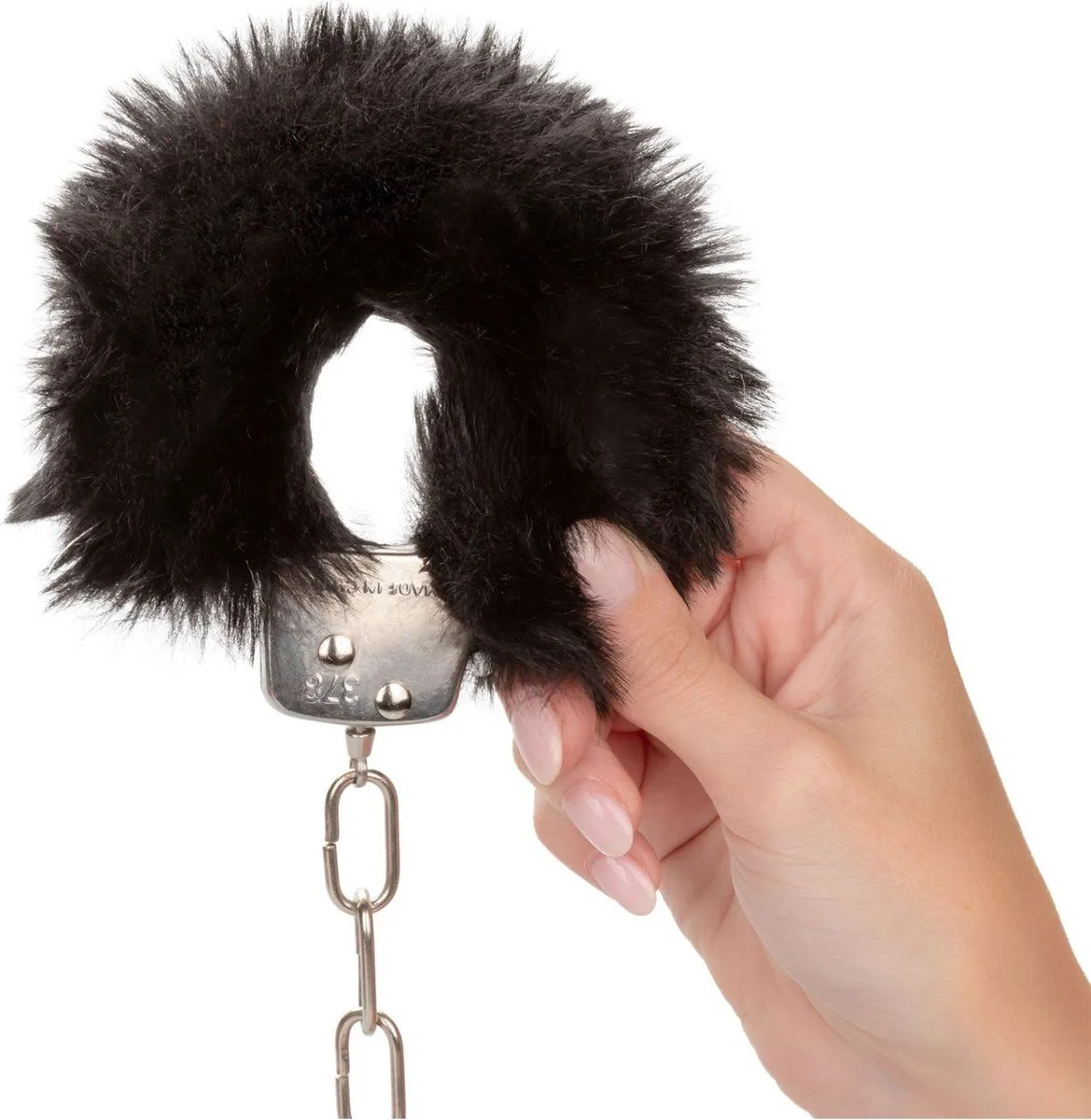 металлические наручники с искусственным мехом ultra fluffy furry cuffs, черные в Воронеже