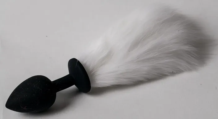 пробка черная силикон с белым хвостом 2,8 х 18,9 см 47165-mm в Воронеже