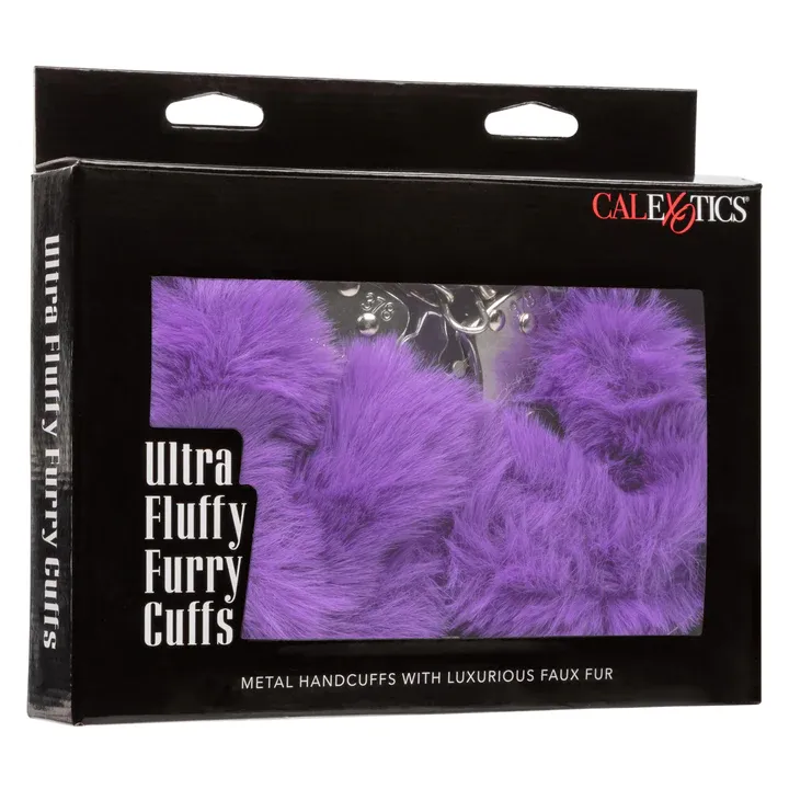 металлические наручники с искусственным мехом ultra fluffy furry cuffs, фиолетовые в Воронеже