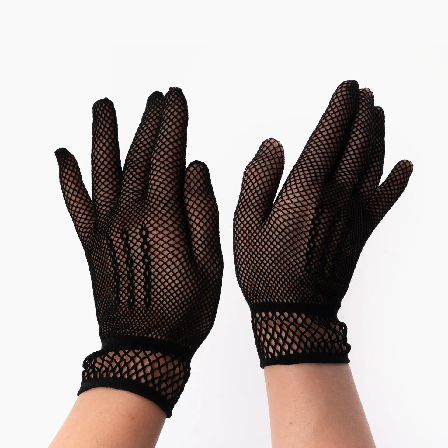 Сетчатые перчатки черного цвета