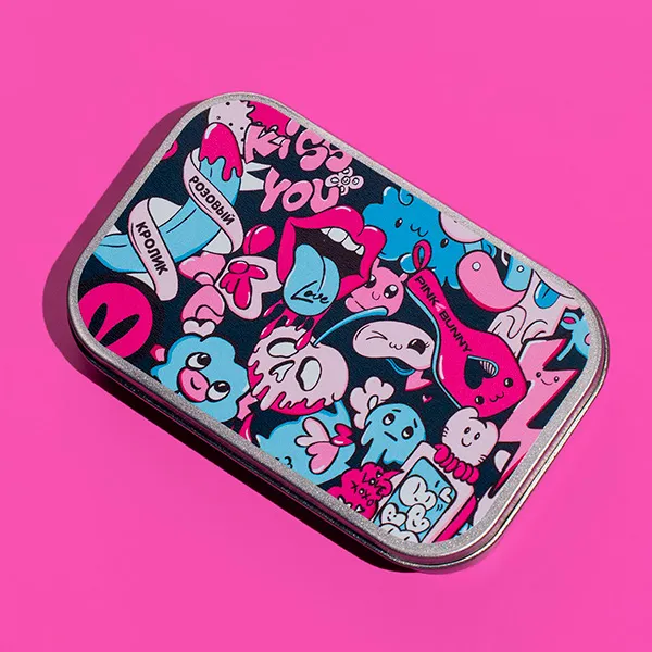 жевательная резинка pinkrabbit с логотипом в жестяной баночке в Воронеже