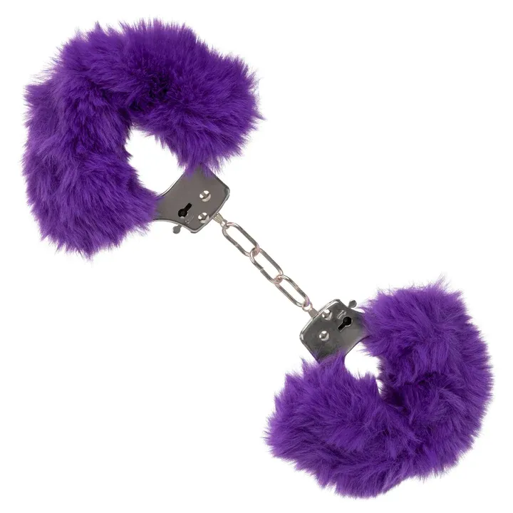металлические наручники с искусственным мехом ultra fluffy furry cuffs, фиолетовые в Воронеже
