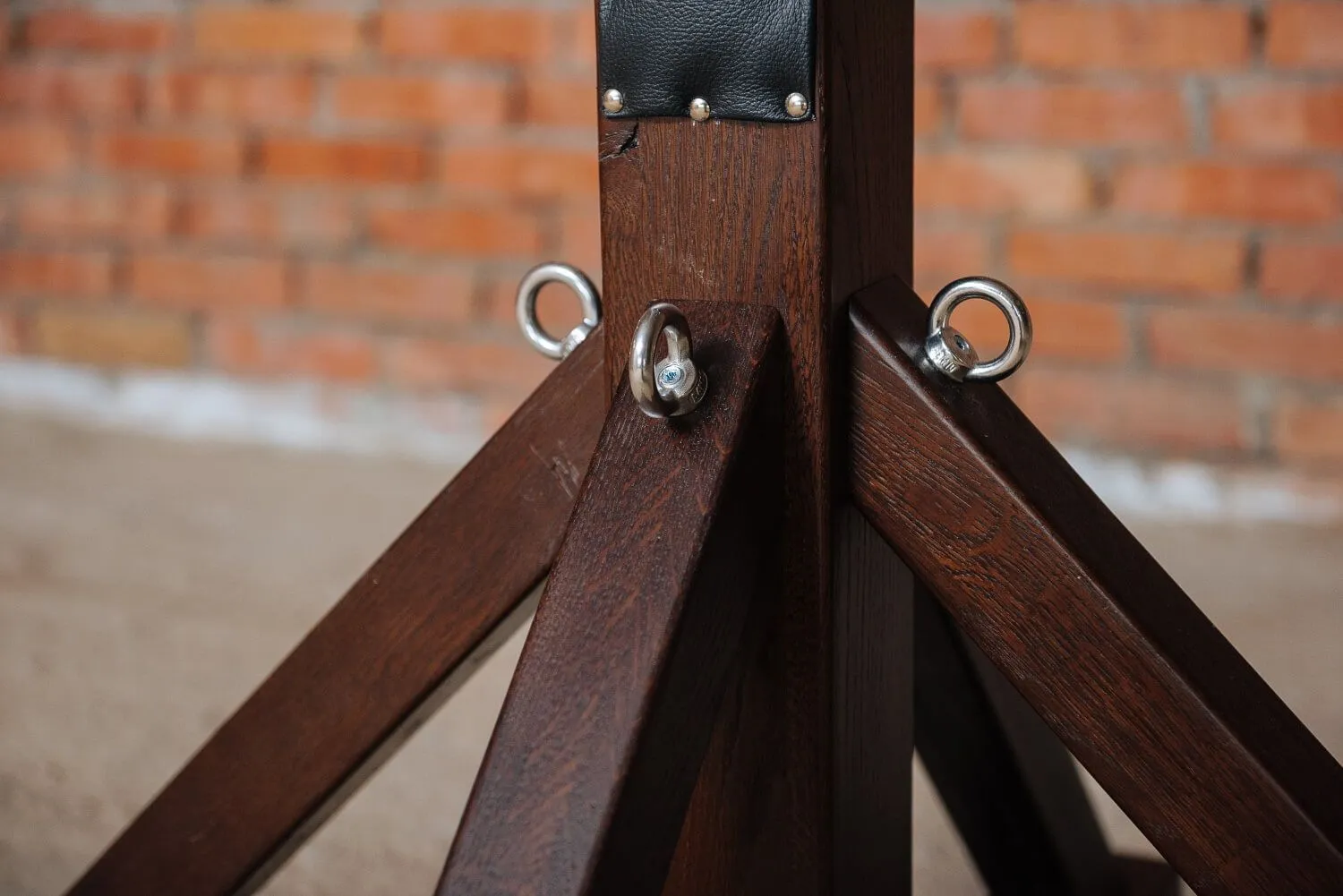 столб из дуба и кожи, 210 см в Воронеже