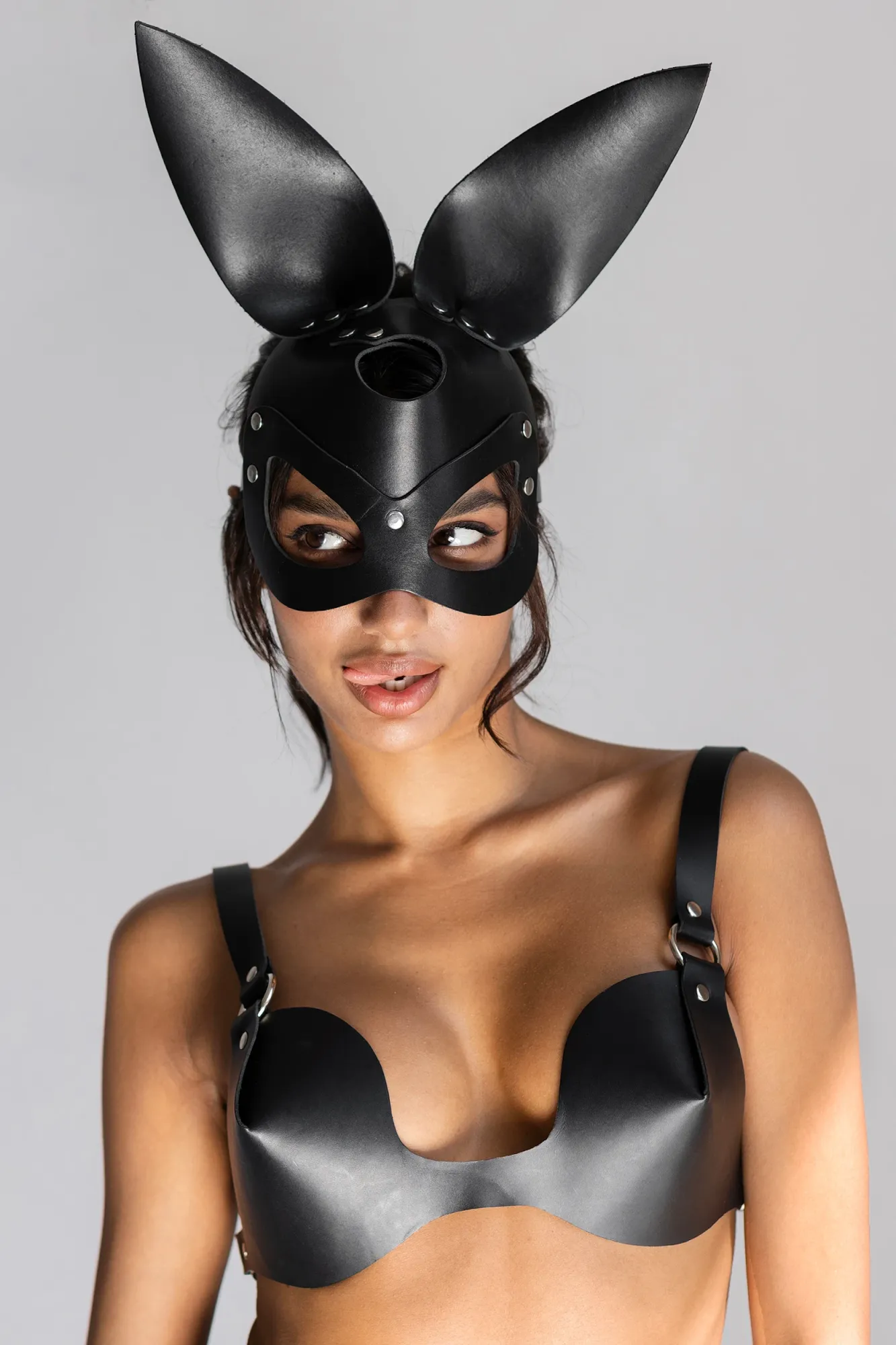 Бюстгалтер PinkRabbit из кожи, чёрный