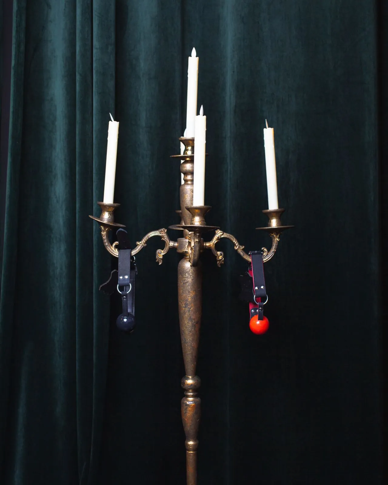 кляп scandal с ремешком из натуральной кожи и силиконовым шариком (black) в Воронеже