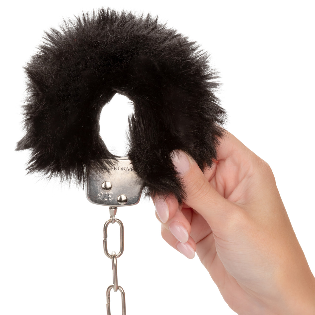 металлические наручники с искусственным мехом ultra fluffy furry cuffs-black в Воронеже