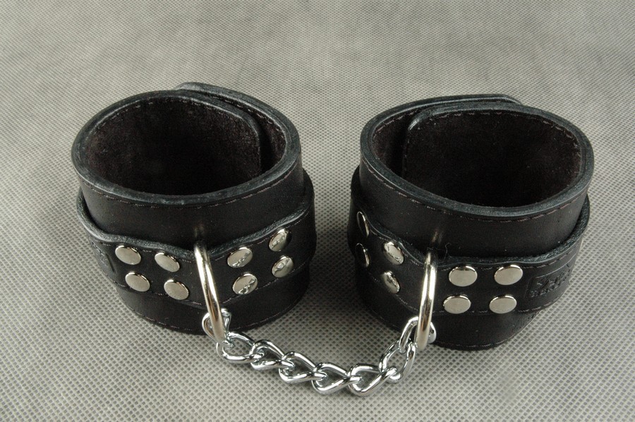 наручники зафиксированные между собой сварной цепочкой в Воронеже