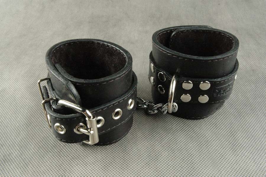 наручники зафиксированные между собой сварной цепочкой в Воронеже