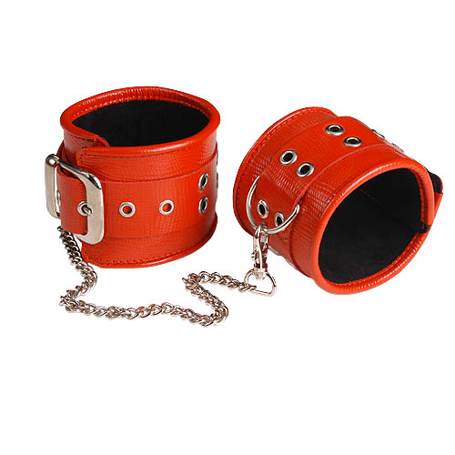 оковы кожаные красные с широким ремешком, соединенные цепочкой длиной 35см 3072-2 в Воронеже