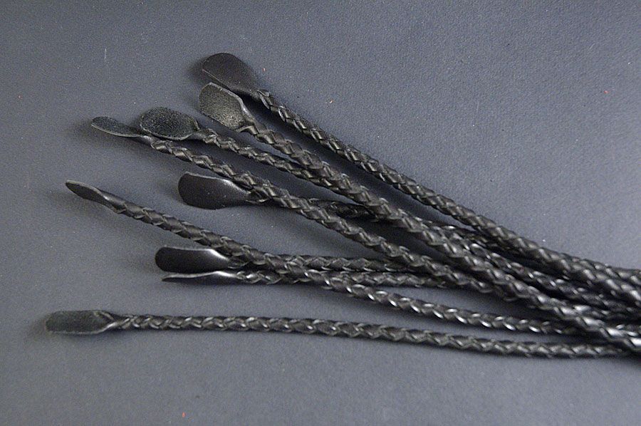 плеть beastly хром кошка 9-хвостка ноготковая, чёрная в Воронеже