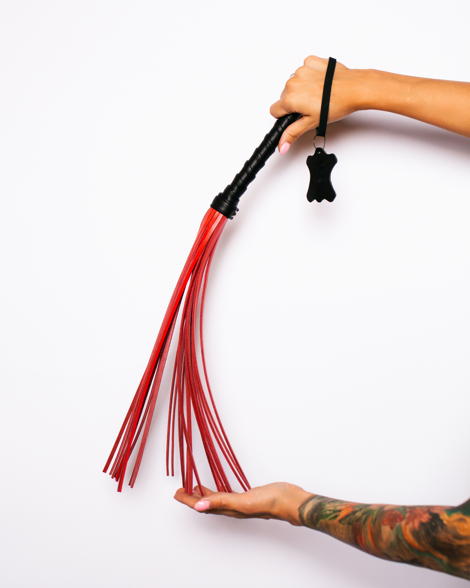 флоггер scandal из натуральной кожи (black&red) в Воронеже