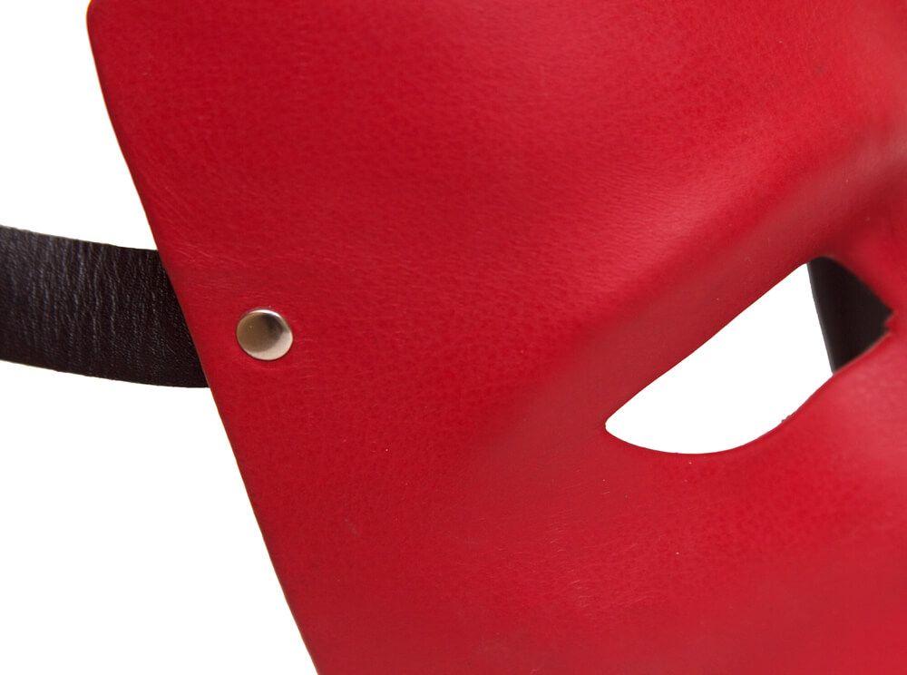 маска баута подиум кожаная, черно-красная в Воронеже